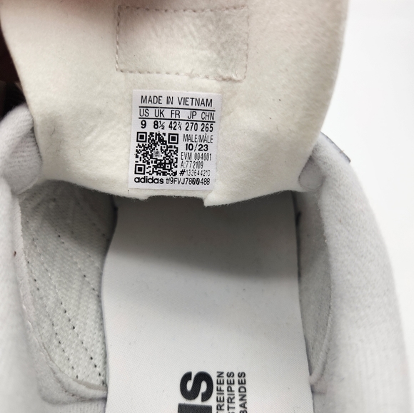 ADIDAS SAMBA CLASSIC *RARE* UNISEX W/10 M/9 free shipping - Picture 5 of 7